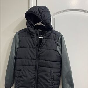 Under Armour Black Hooded Jacket, Youth Size Medium, Perfect Condition